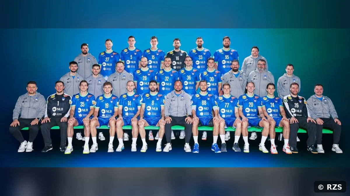 Skupinska fotografija slovenske moške rokometne reprezentance za evropsko prvenstvo 2026